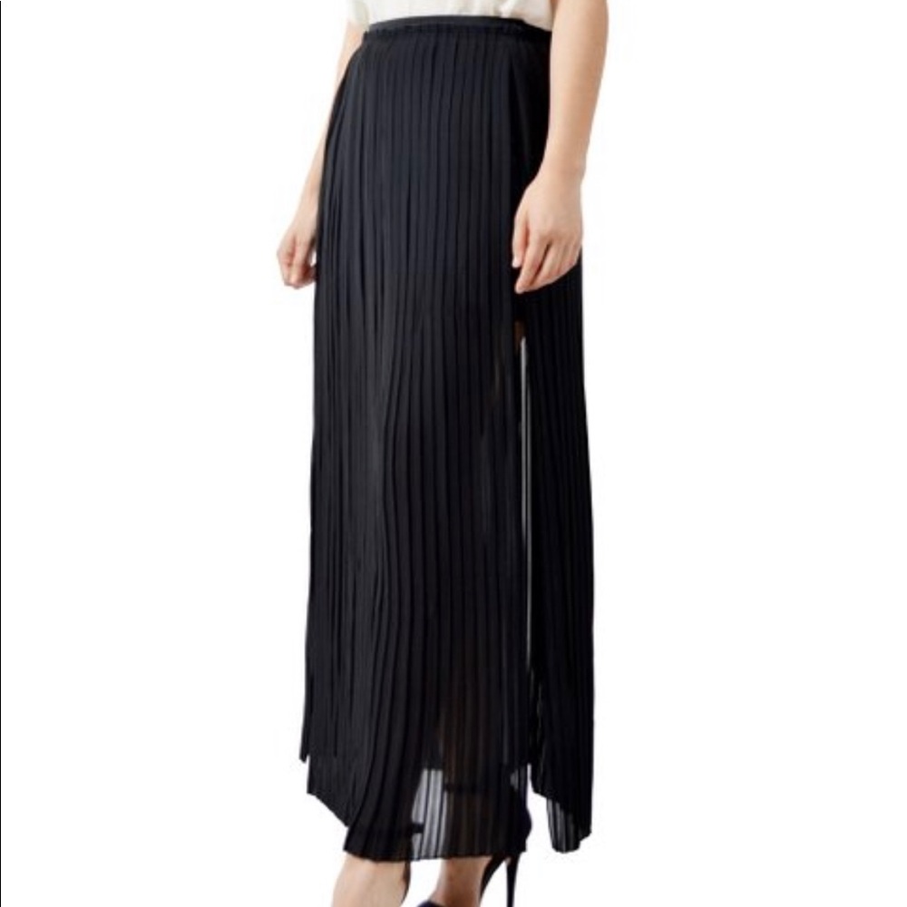 Black Pleated Side-Slit Maxi Skirt